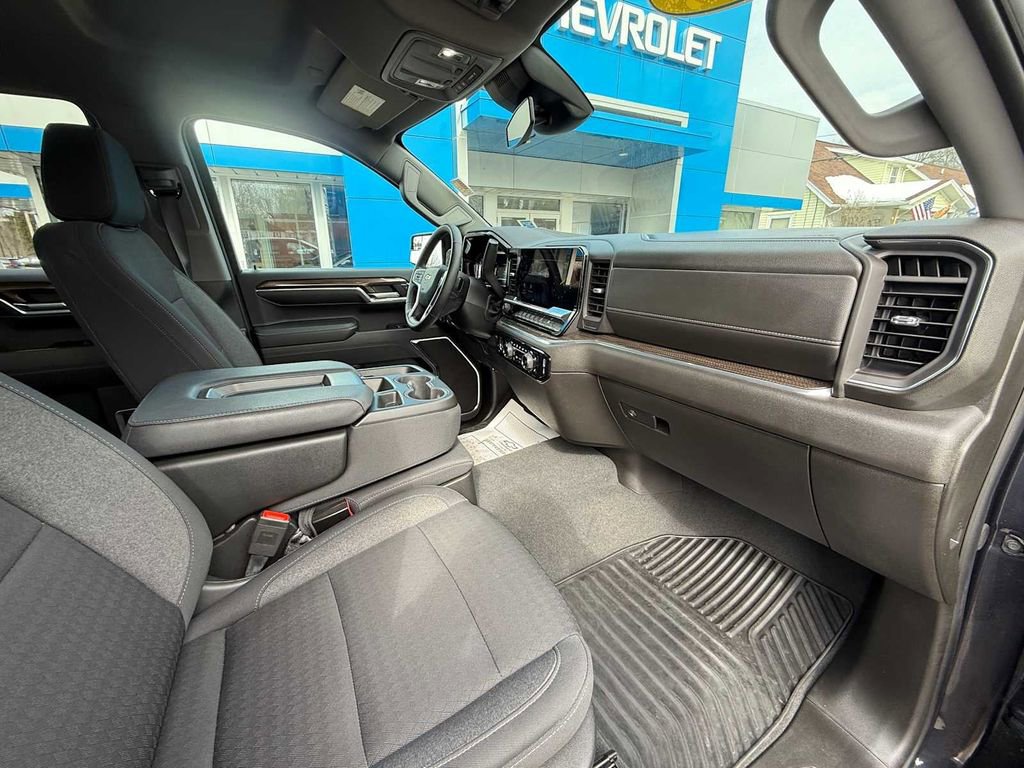 Used 2024 Chevrolet Silverado 1500 LT image 36