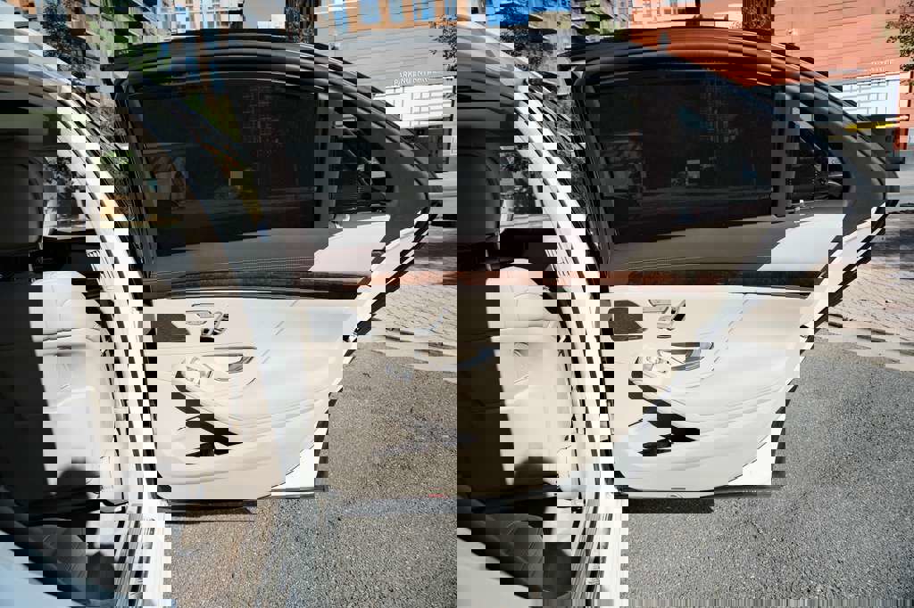 Used 2015 Mercedes-Benz S 550 Sedan image 28