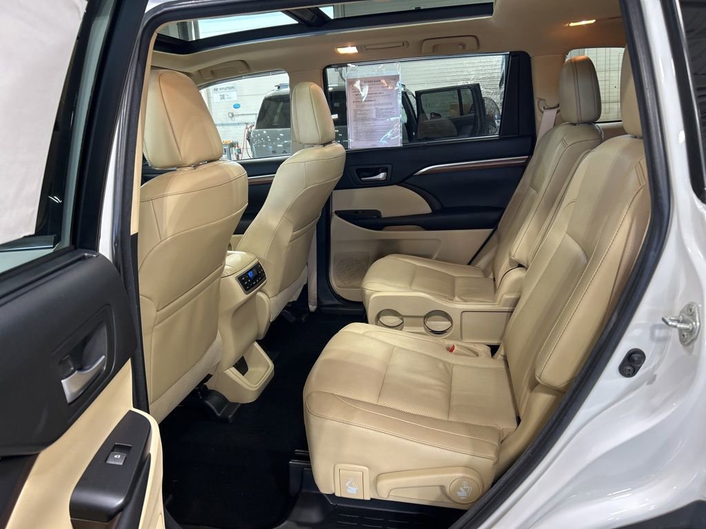 Used 2018 Toyota Highlander Limited Platinum image 24