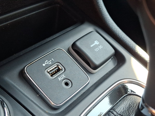 Used 2020 Jeep Cherokee Limited AWD/4WD image 26