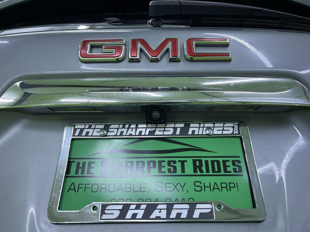 Used 2024 GMC Terrain SLT image 12