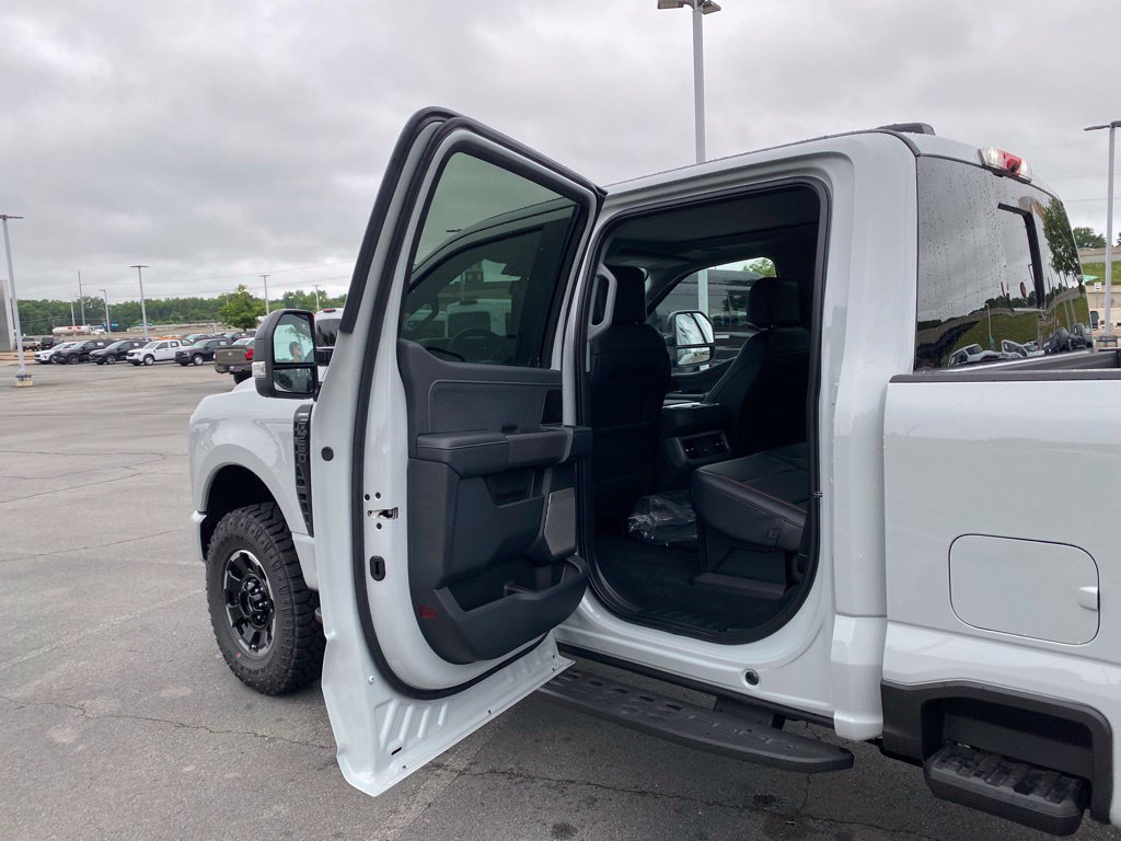 New 2026 Ford F250 Lariat w/ Tremor Off-Road Package AWD/4WD image 31