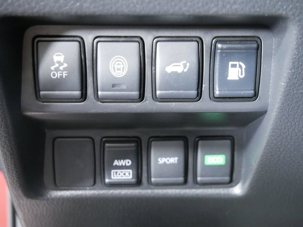 Used 2020 Nissan Rogue SV AWD/4WD image 24