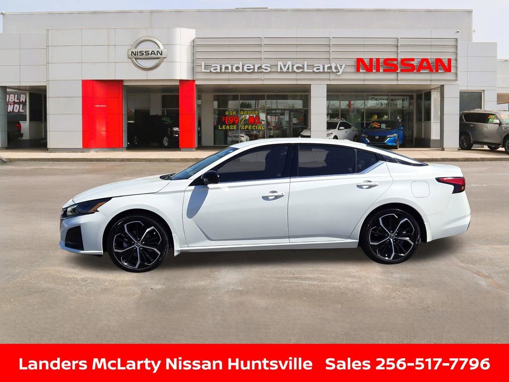 Used 2025 Nissan Altima 2.5 SR image 8