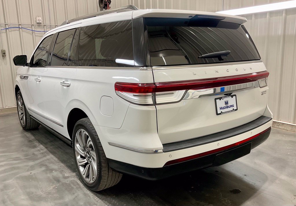 Used 2024 Lincoln Navigator Reserve AWD/4WD image 23
