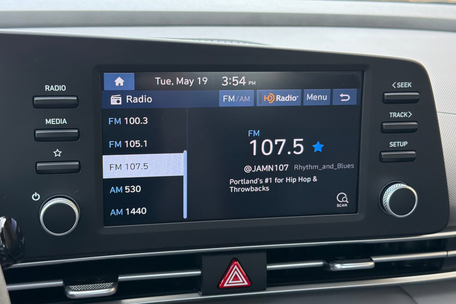 Used 2021 Hyundai Elantra SE FWD image 17
