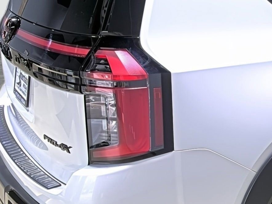 Used 2025 Nissan Armada PRO-4X image 13