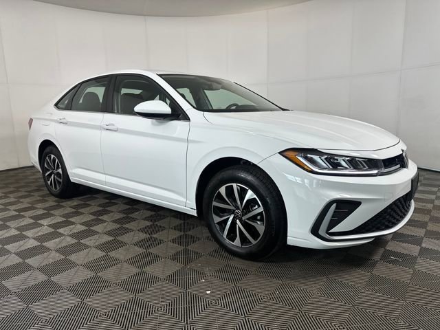 Used 2025 Volkswagen Jetta S image 2