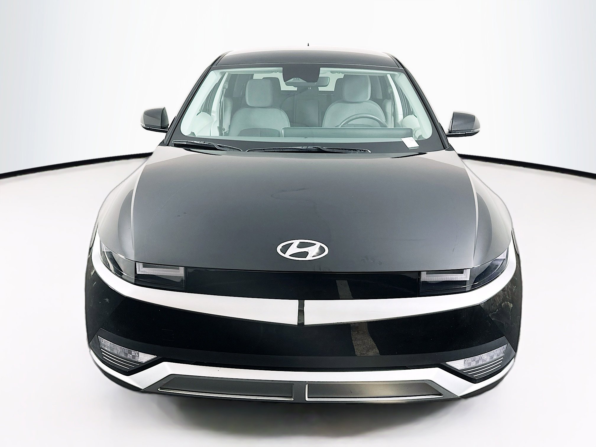 Used 2023 Hyundai Ioniq 5 SE image 2