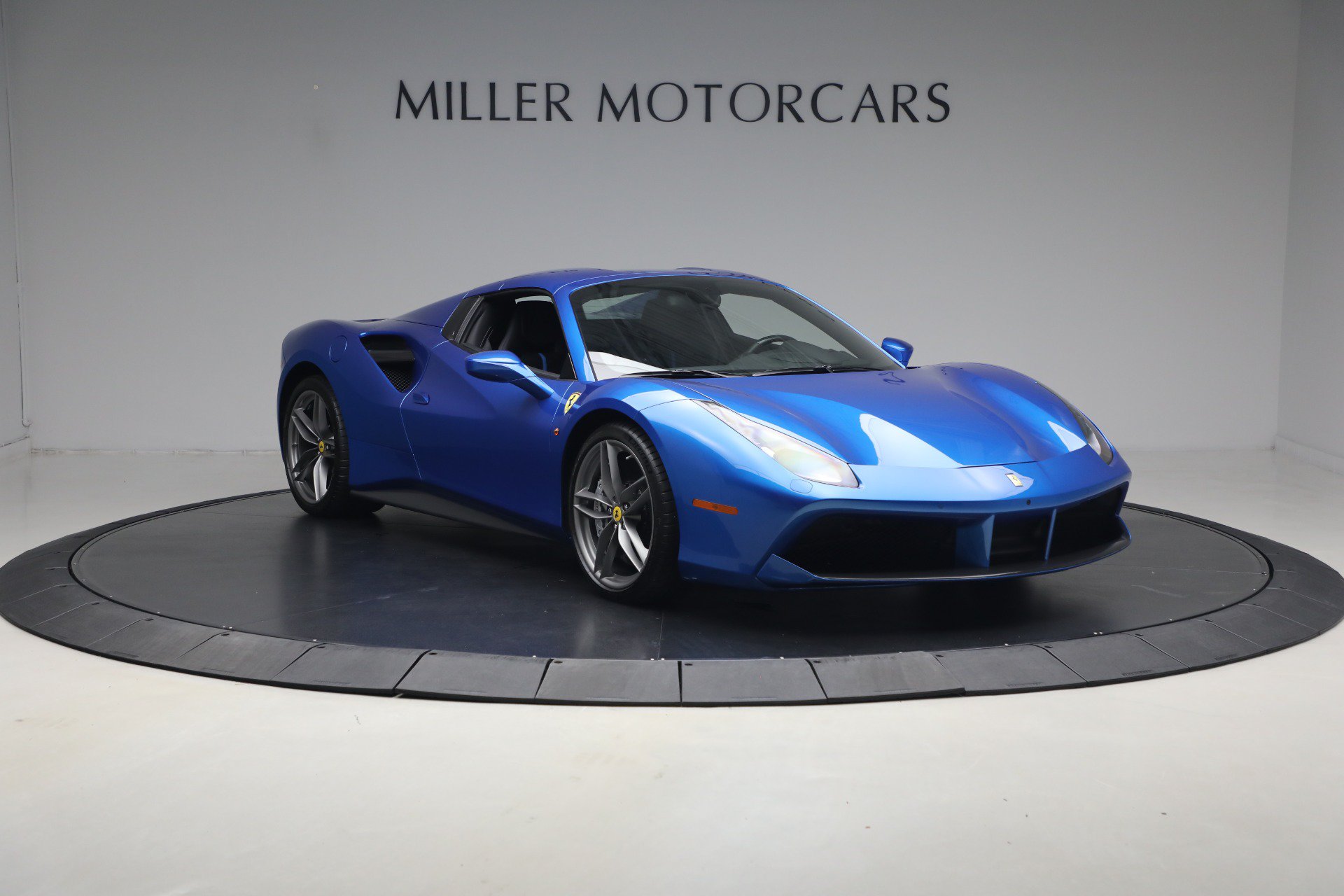 Used 2017 Ferrari 488 Spider RWD image 43