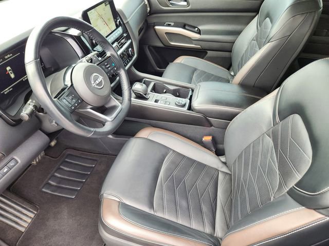Used 2023 Nissan Pathfinder Platinum w/ Cargo Package image 13
