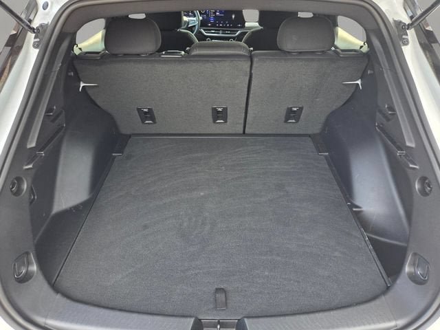 Used 2026 Chevrolet Equinox EV LT FWD image 16