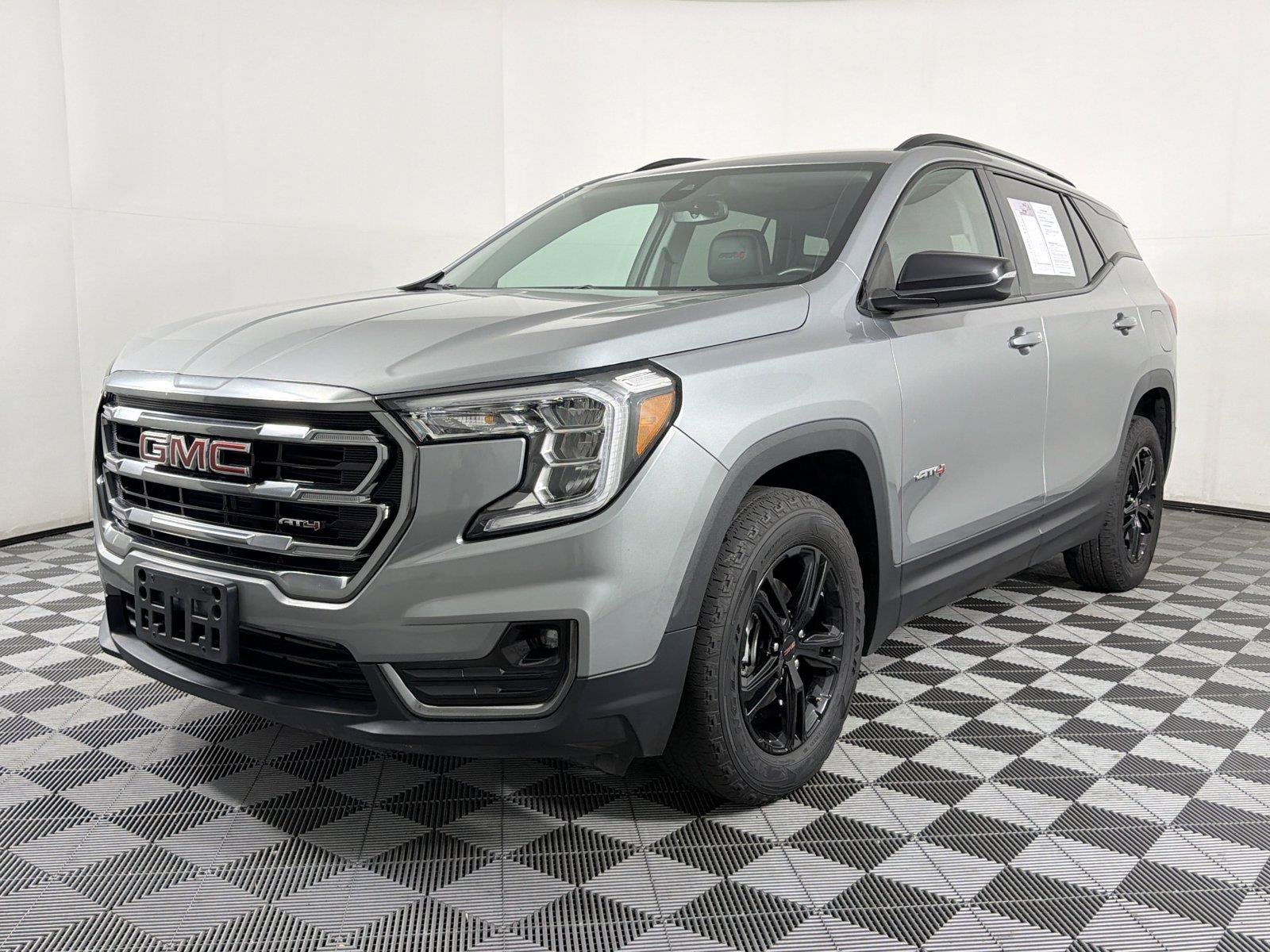Certified 2024 GMC Terrain AT4 AWD/4WD image 3