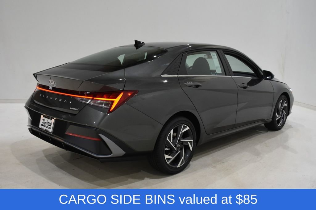 New 2026 Hyundai Elantra Limited FWD image 4
