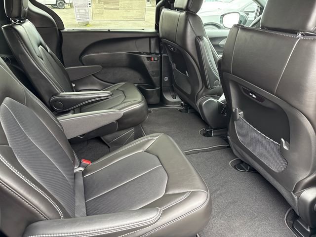 New 2026 Chrysler Pacifica Select AWD/4WD image 24