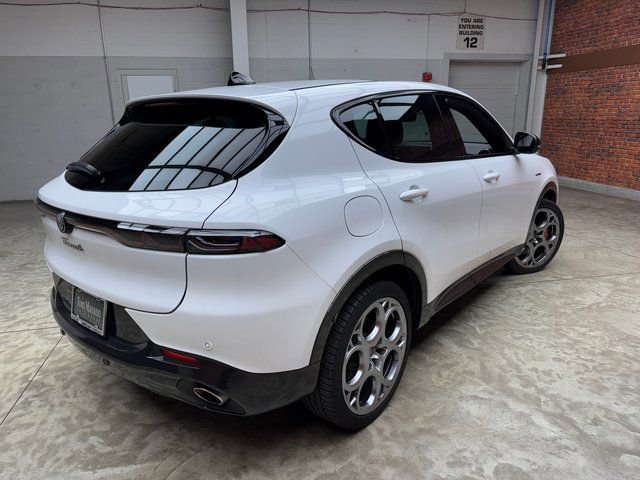 Used 2024 Alfa Romeo Tonale Veloce image 5