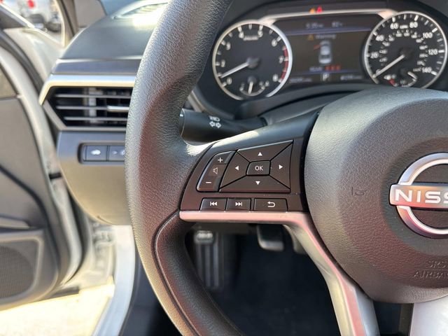 Used 2025 Nissan Altima 2.5 SV FWD image 43