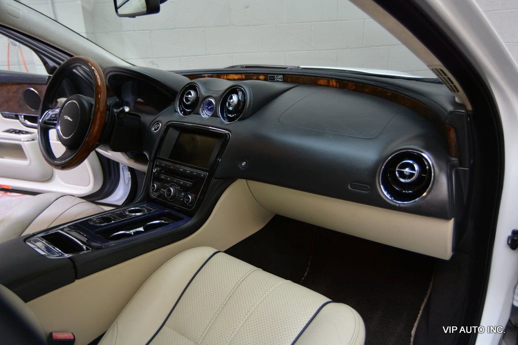 Used 2012 Jaguar XJ L image 12