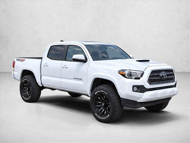 Used 2017 Toyota Tacoma TRD Sport w/ Premium & Technology Package AWD/4WD image 3