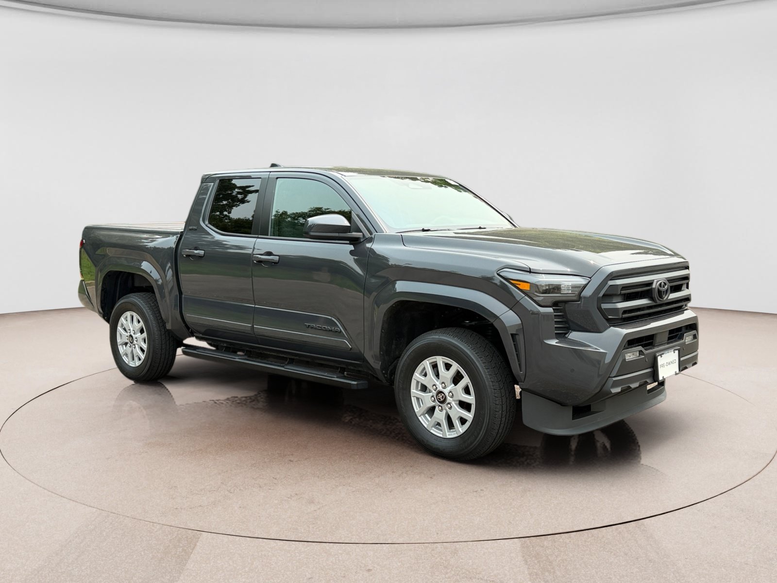 Used 2025 Toyota Tacoma SR5 w/ SR5 Upgrade Package AWD/4WD image 7
