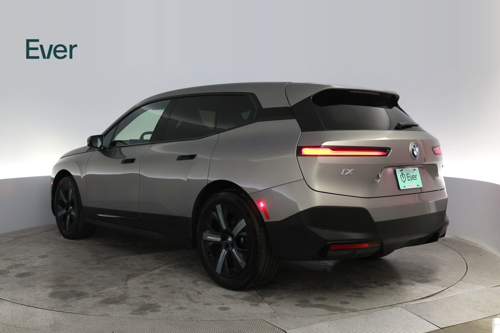 Used 2022 BMW iX xDrive50 w/ Convenience Package AWD/4WD image 17