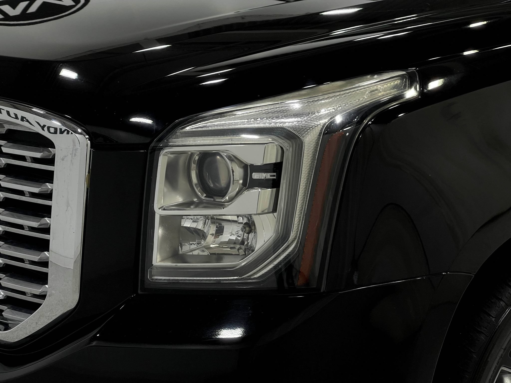 Used 2019 GMC Yukon XL Denali w/ Denali Ultimate Package AWD/4WD image 36