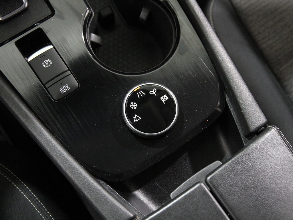 Used 2021 Nissan Rogue SV image 15