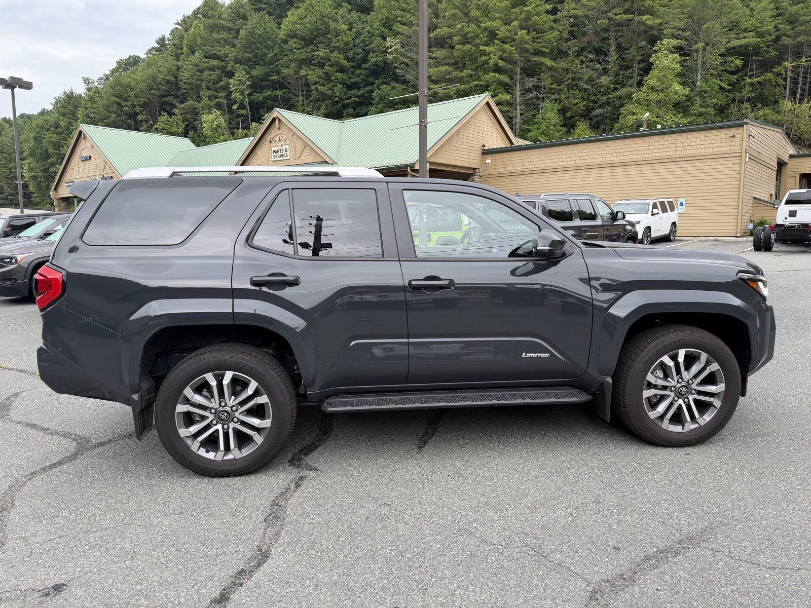 Used 2025 Toyota 4Runner Limited AWD/4WD image 42