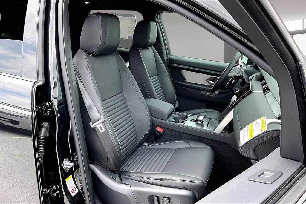 New 2026 Land Rover Discovery Sport Landmark AWD/4WD image 11