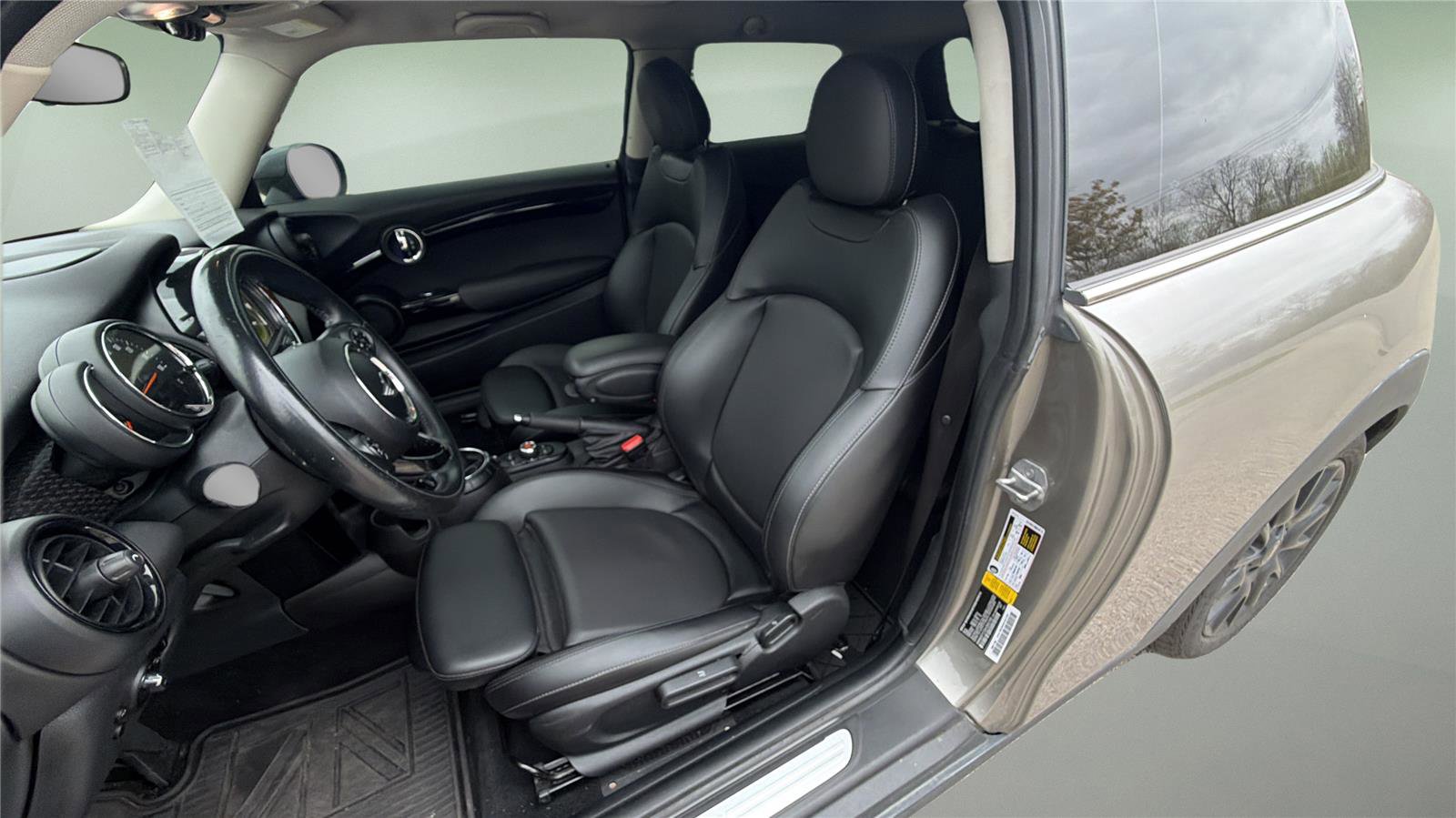 Used 2017 MINI Cooper S image 12