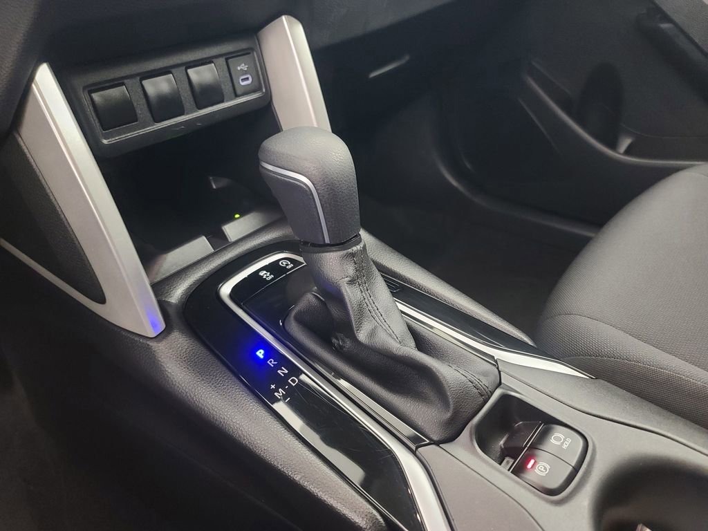 Used 2025 Toyota Corolla Cross LE image 36