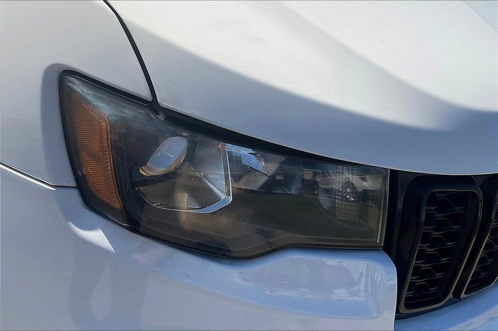 Used 2019 Jeep Grand Cherokee Laredo image 27