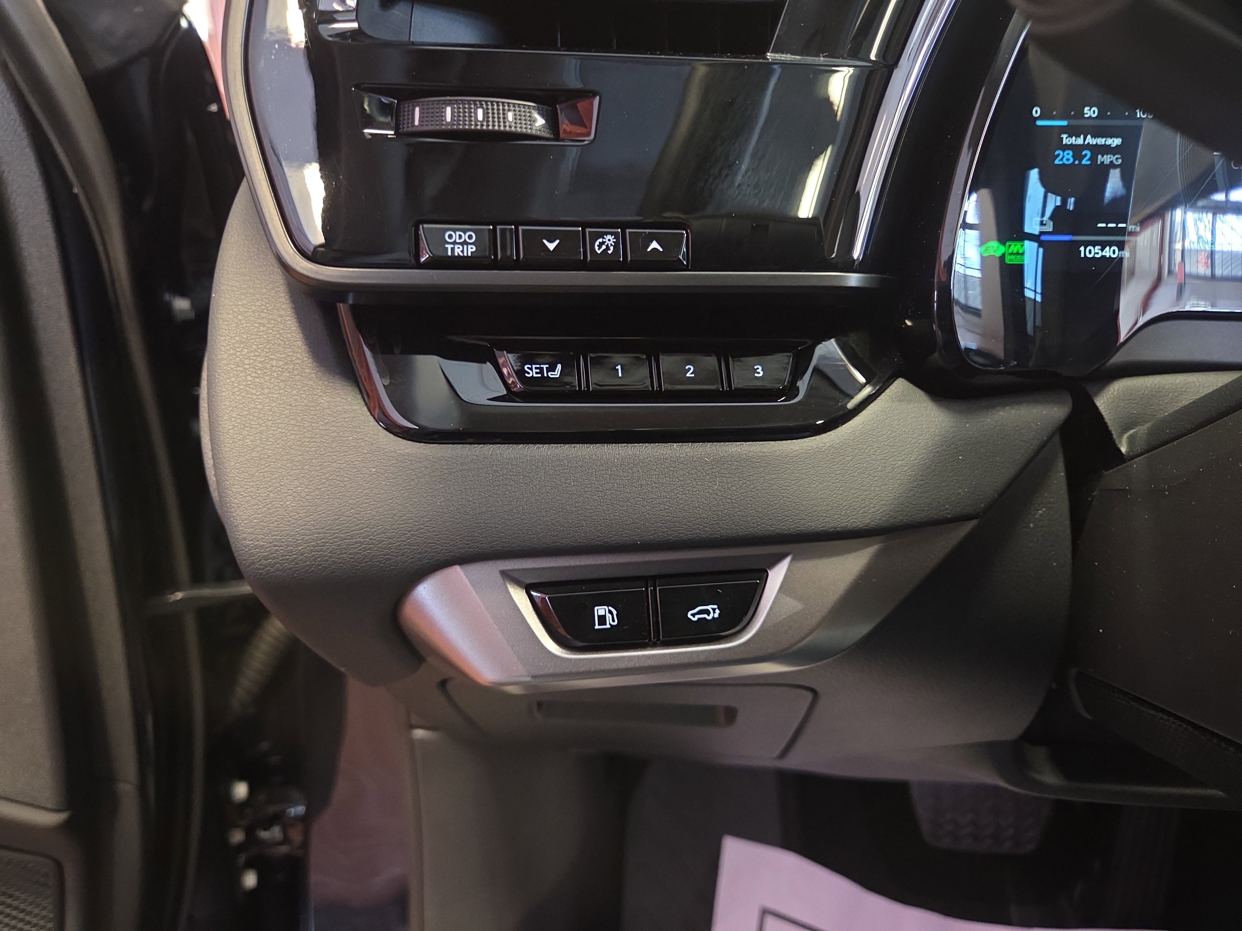 Certified 2025 Lexus RX 450h AWD w/ Convenience Package image 33