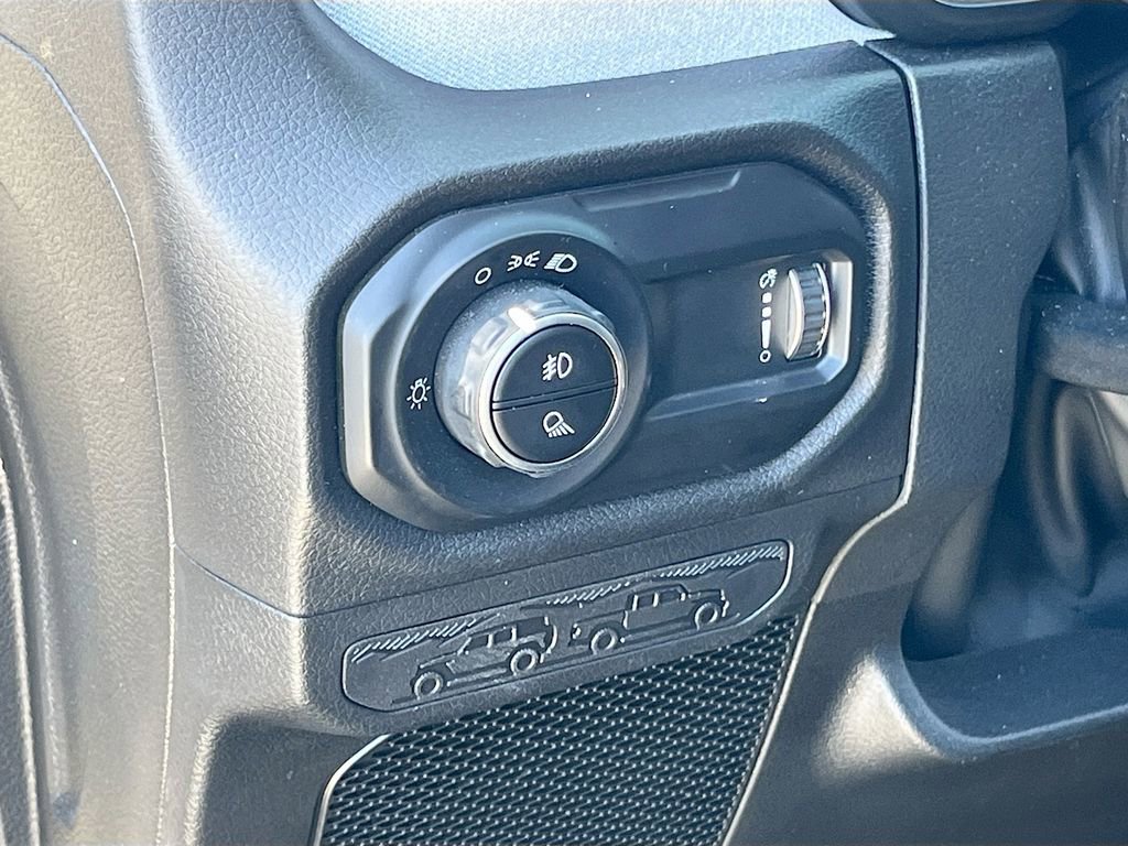 Certified 2025 Jeep Gladiator Mojave AWD/4WD image 10