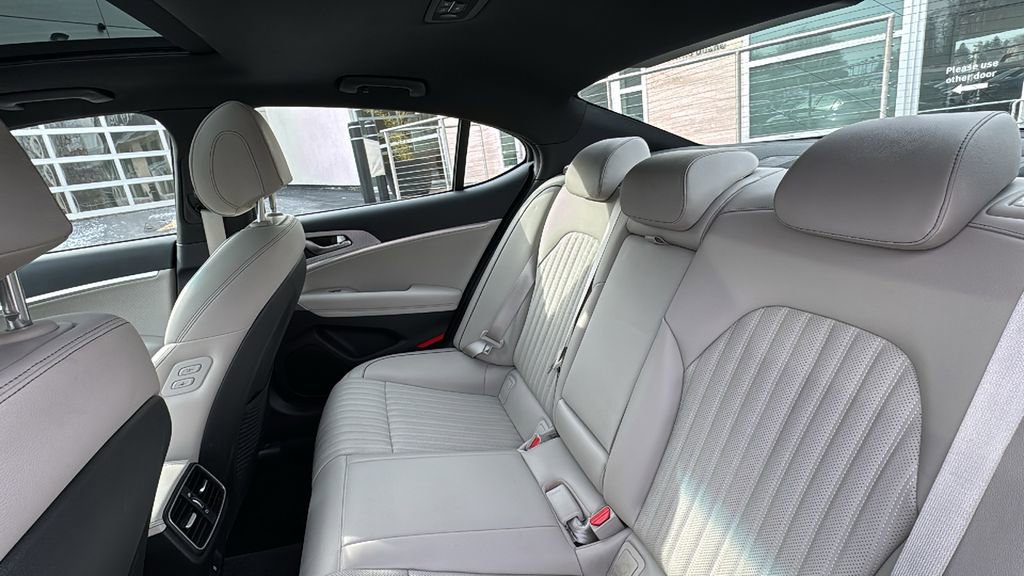 Used 2023 Genesis G70 3.3T w/ Sport Advanced Package image 40