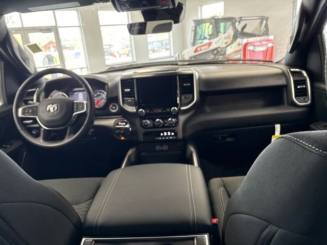 New 2026 RAM 1500 Express AWD/4WD image 27