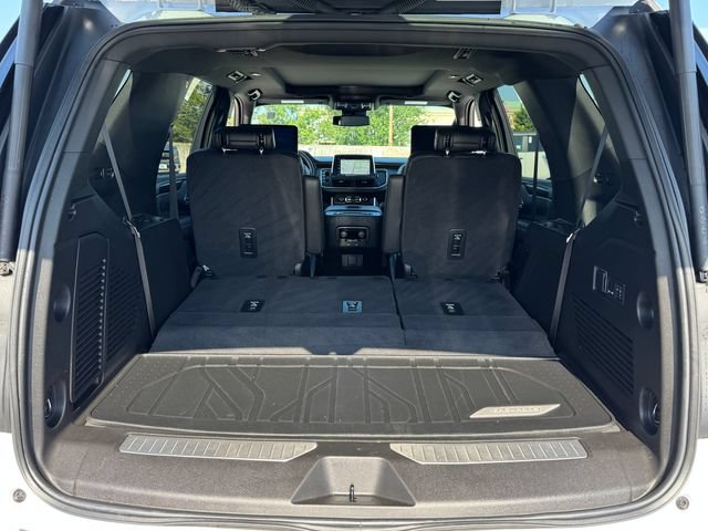 Used 2024 Chevrolet Tahoe Z71 w/ Luxury Package AWD/4WD image 20