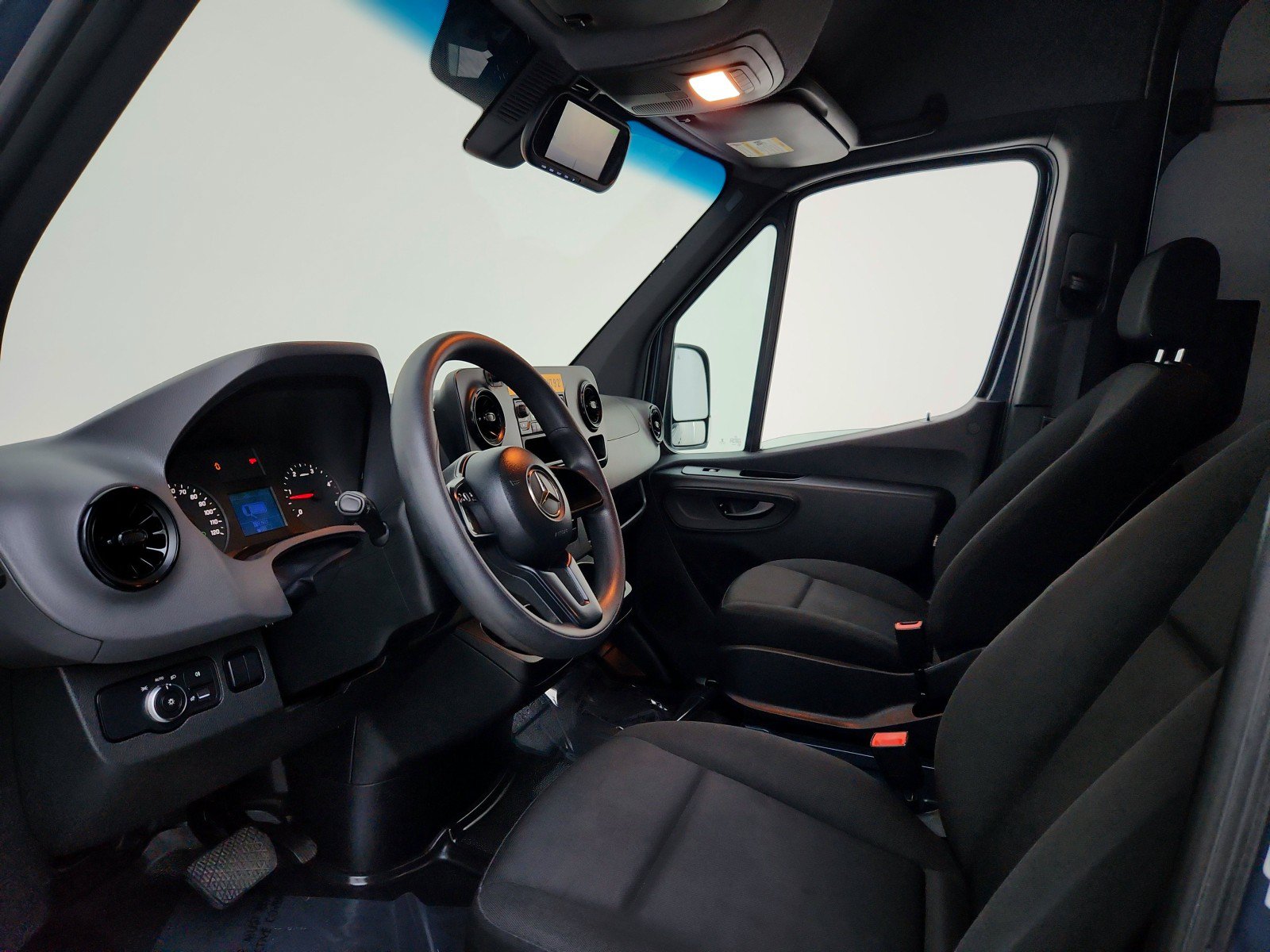 Used 2019 Mercedes-Benz Sprinter 170 image 13