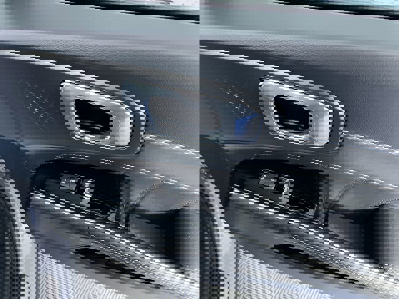 Certified 2023 Kia Sorento SX image 29