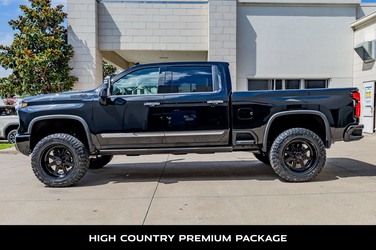 Used 2026 Chevrolet Silverado 2500 High Country w/ High Country Premium Package AWD/4WD image 6