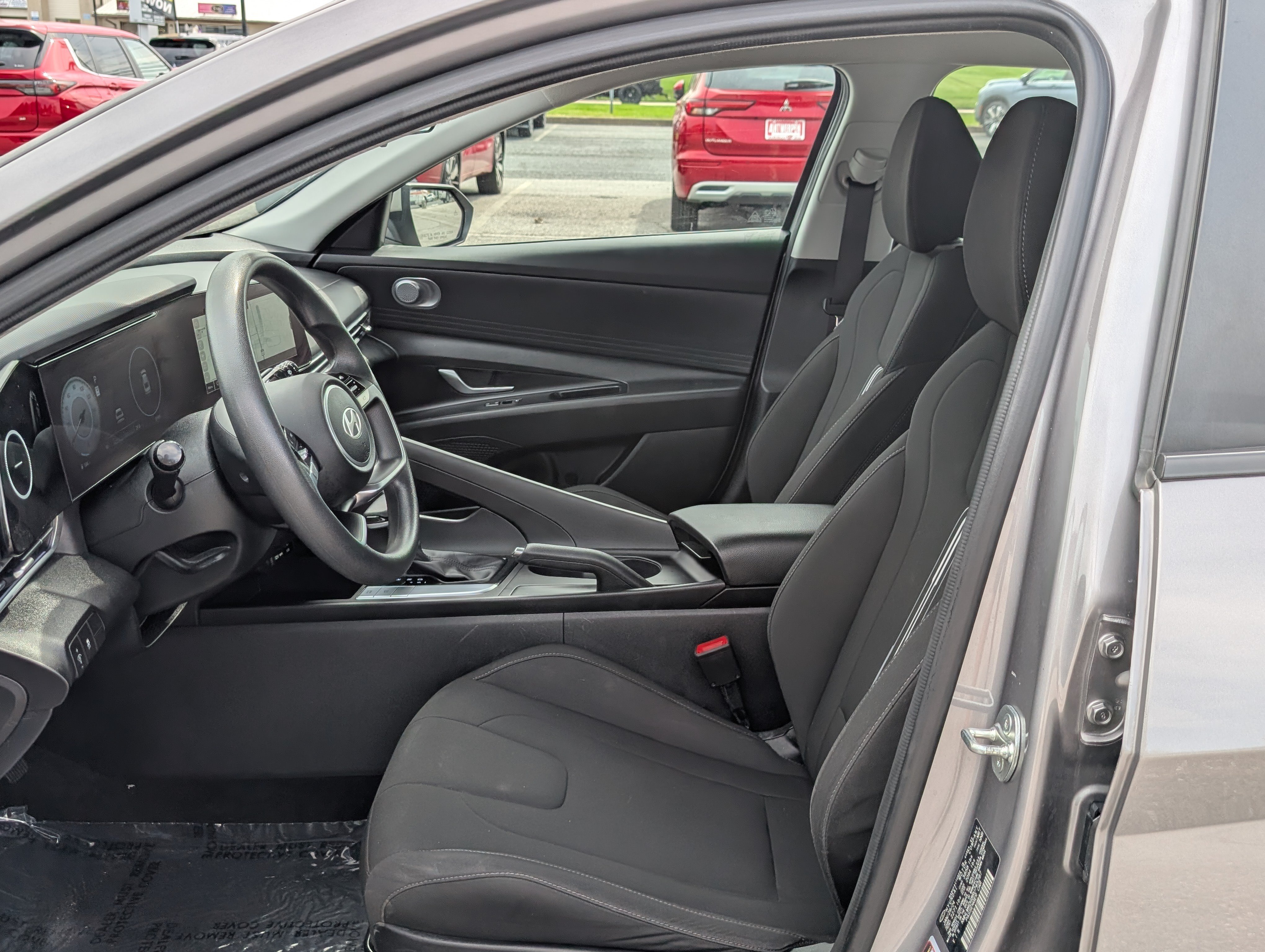Used 2024 Hyundai Elantra SEL FWD image 14
