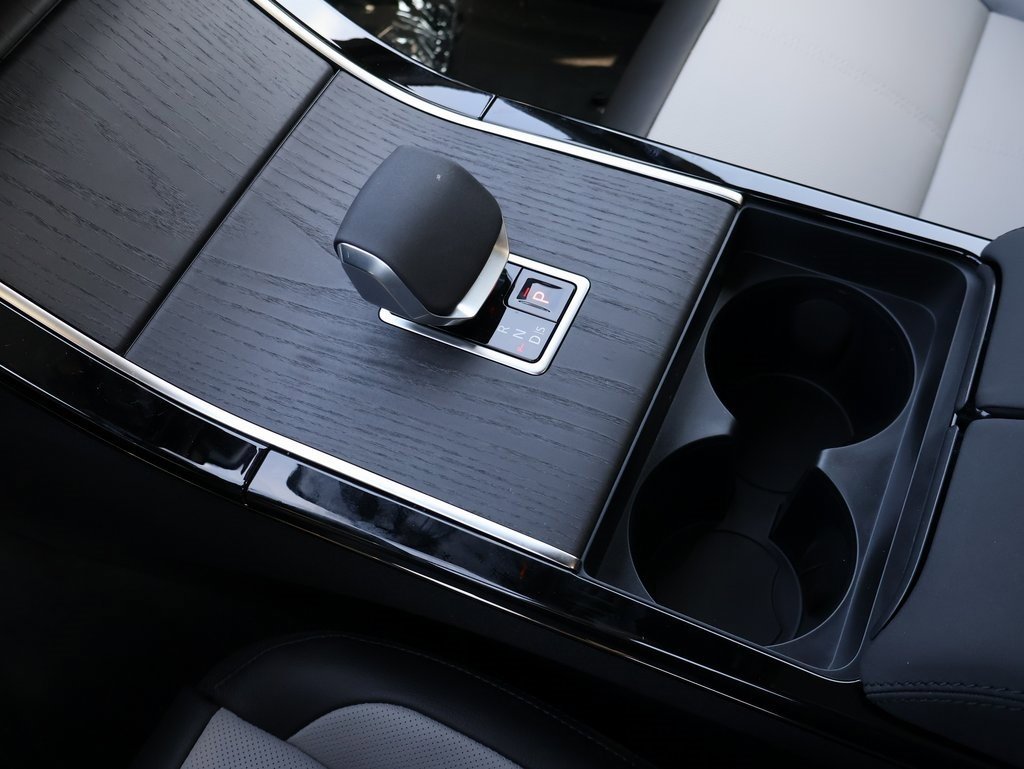New 2026 Land Rover Range Rover Velar Dynamic SE image 26