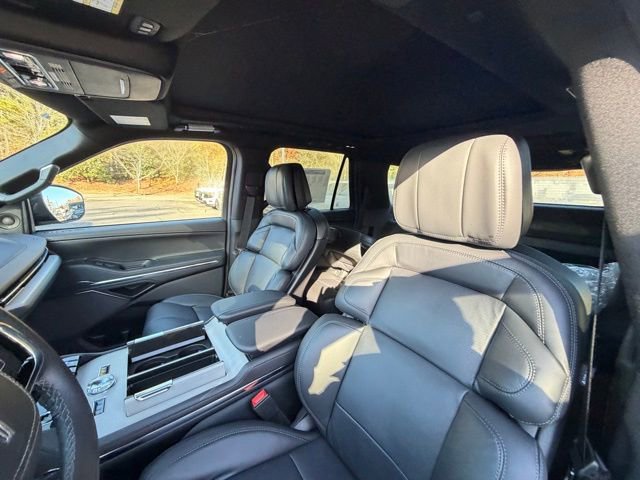 New 2025 Lincoln Navigator L Reserve w/ Jet Appearance Package image 13
