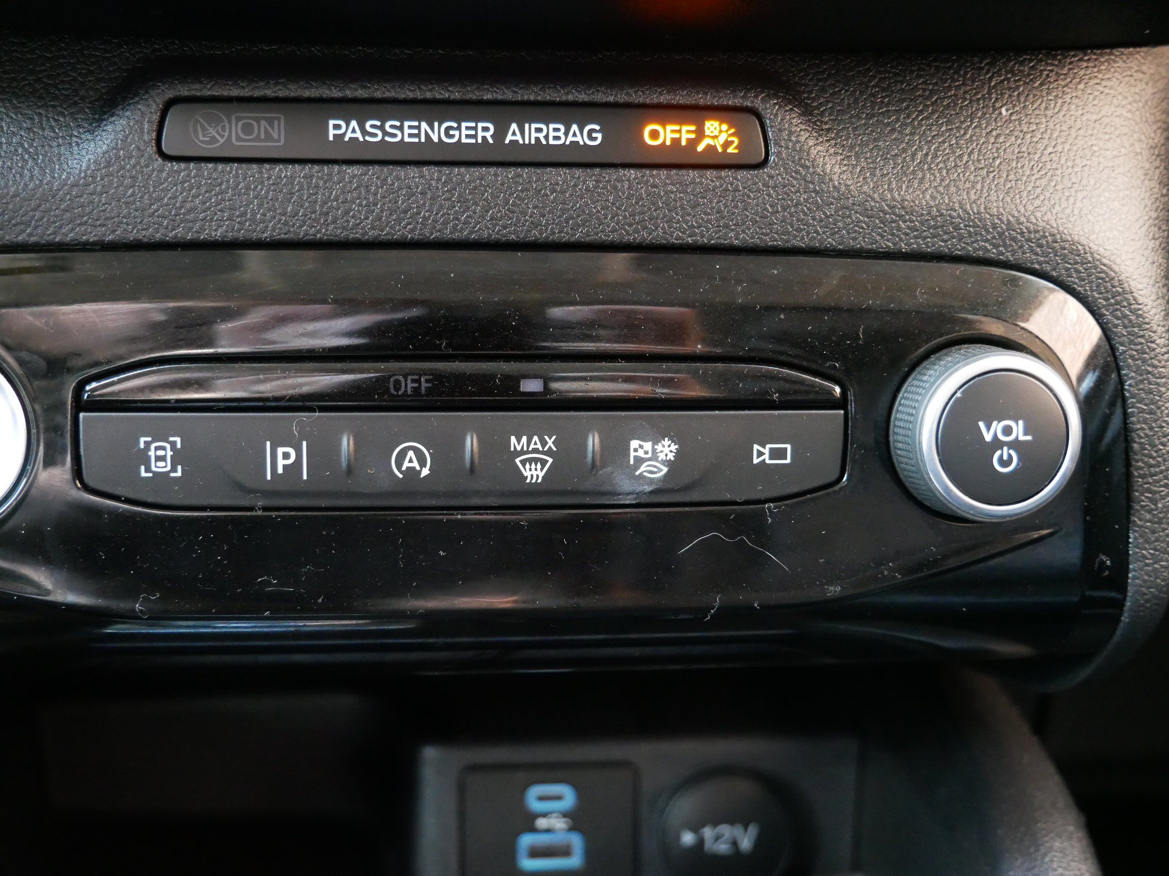Used 2023 Ford Escape Platinum AWD/4WD image 18