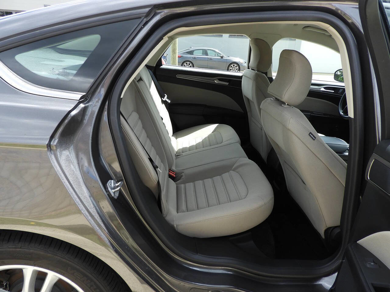 Used 2018 Ford Fusion S FWD image 30