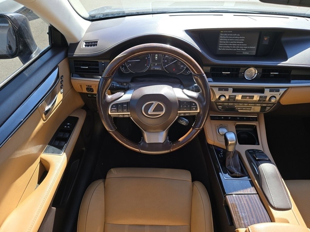 Used 2016 Lexus ES 350 w/ Ultra Luxury Package image 3