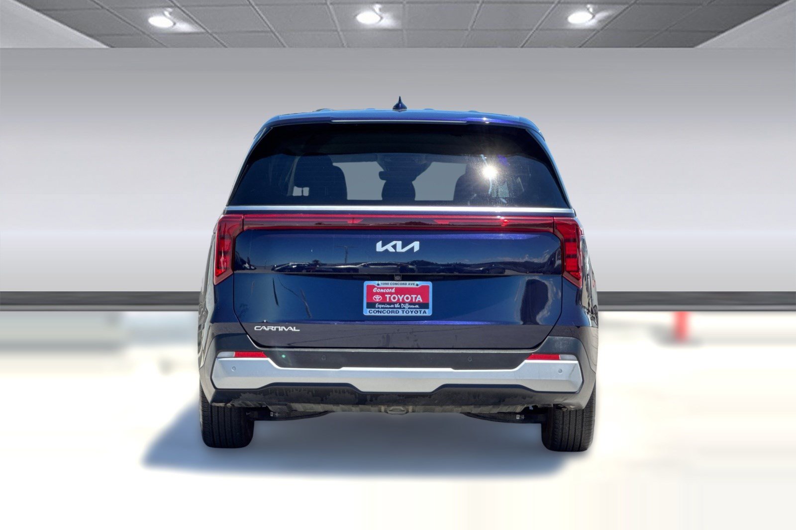 Used 2026 Kia Carnival FWD image 10