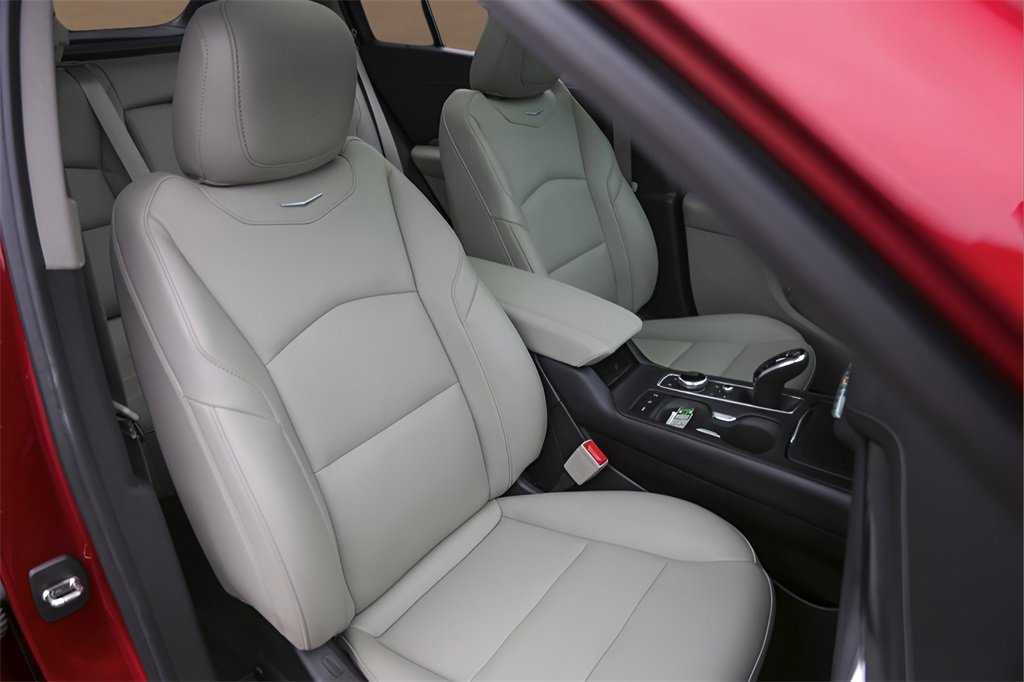 Used 2023 Cadillac XT4 Luxury w/ Driver Awareness Package image 31