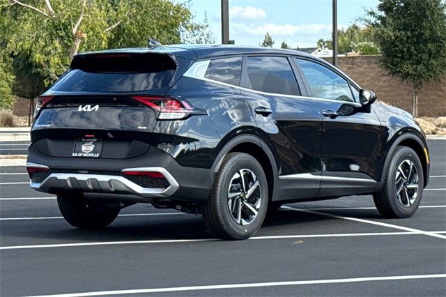 New 2025 Kia Sportage LX image 5