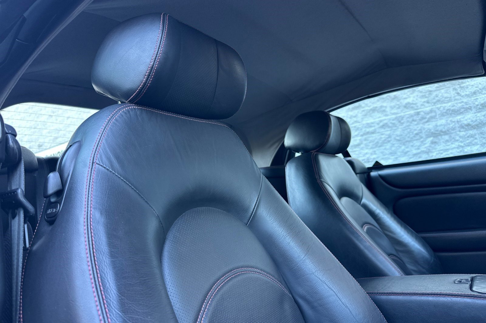 Used 2001 Jaguar XKR Convertible image 24